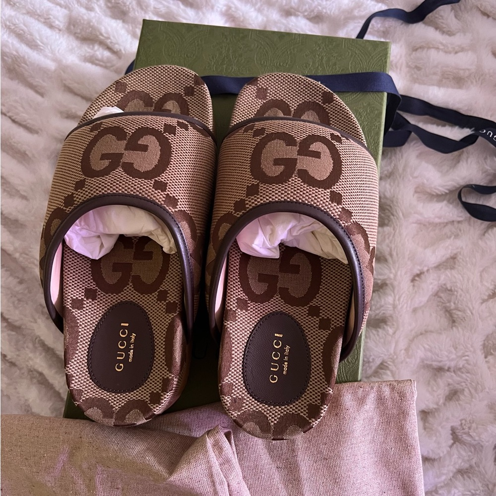 Gucci (women’s jumbo GG platform slide)